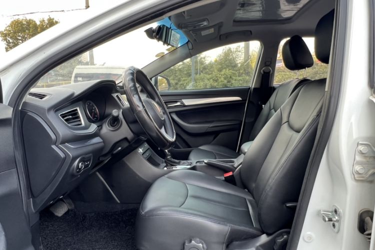 Used Roewe 360 2018 PLUS 1.5L Automatic Luxury Edition Interior 5