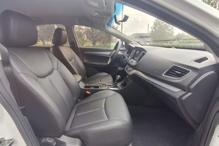 Used Roewe 360 2018 PLUS 1.5L Automatic Luxury Edition Interior 5