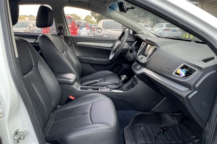 Used Roewe 360 2018 PLUS 1.5L Automatic Luxury Edition Interior 7