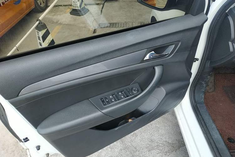 Used Roewe 360 2018 PLUS 1.5L Automatic Luxury Edition Left Front Door Interior