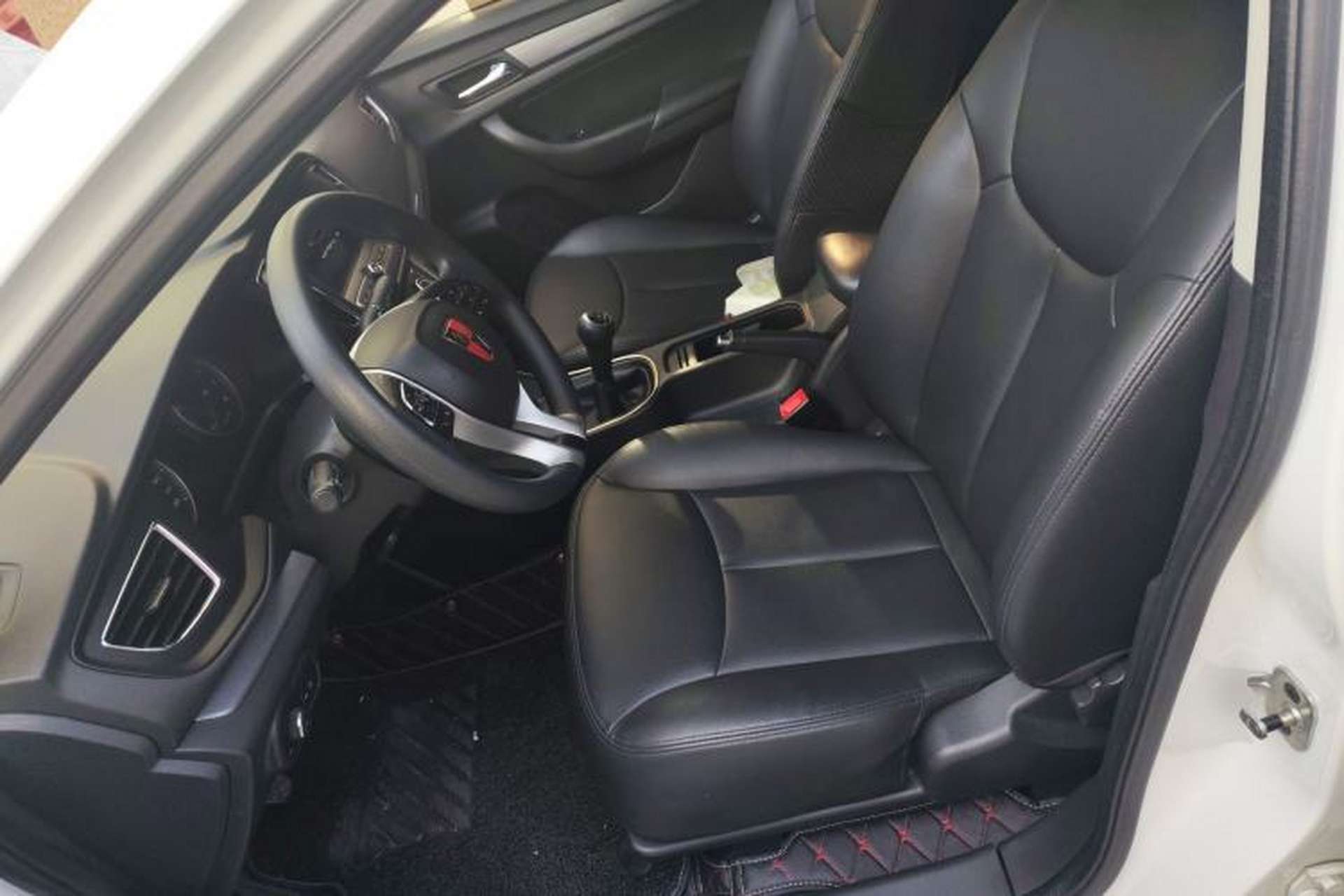 Used Roewe 360 2018 PLUS 1.5L Manual Luxury Edition Left Front Seat