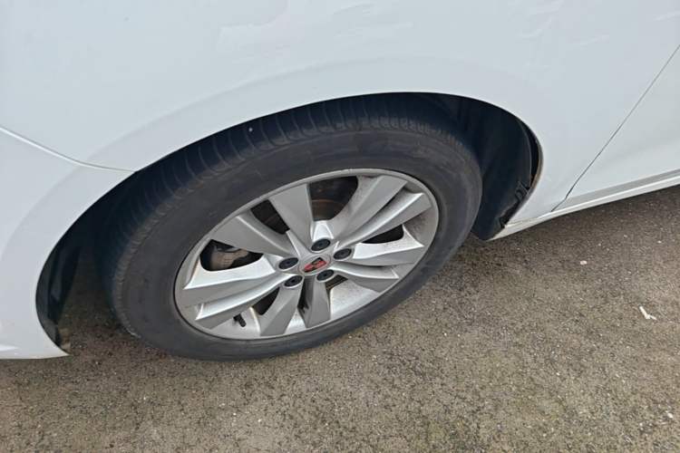 Used Roewe 360 2018 PLUS 1.5L Automatic Luxury Edition Left Front Wheel Hub