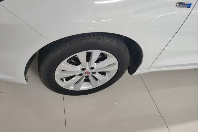 Used Roewe 360 2018 PLUS 1.5L Manual Luxury Edition Left Front Wheel Hub