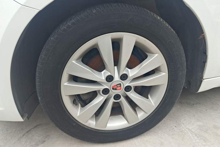 Used Roewe 360 2018 PLUS 1.5L Automatic Luxury Edition Left Front Wheel Hub