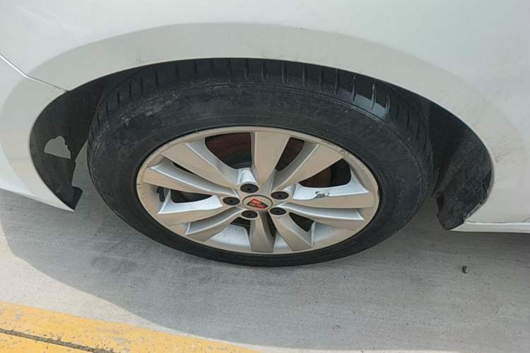 Used Roewe 360 2018 PLUS 1.5L Manual Luxury Edition Left Front Wheel Hub