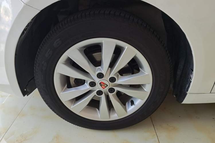 Used Roewe 360 2018 PLUS 1.5L Automatic Luxury Edition Left Front Wheel Hub
