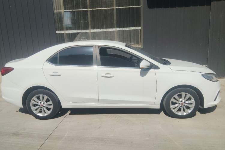 Used Roewe 360 2018 PLUS 1.5L Manual Luxury Edition Left Side