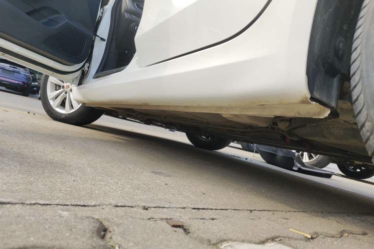 Used Roewe 360 2018 PLUS 1.5L Automatic Luxury Edition Left Side Sill