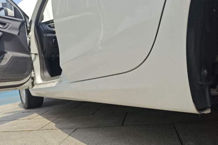 Used Roewe 360 2018 PLUS 1.5L Automatic Luxury Edition Left Side Sill