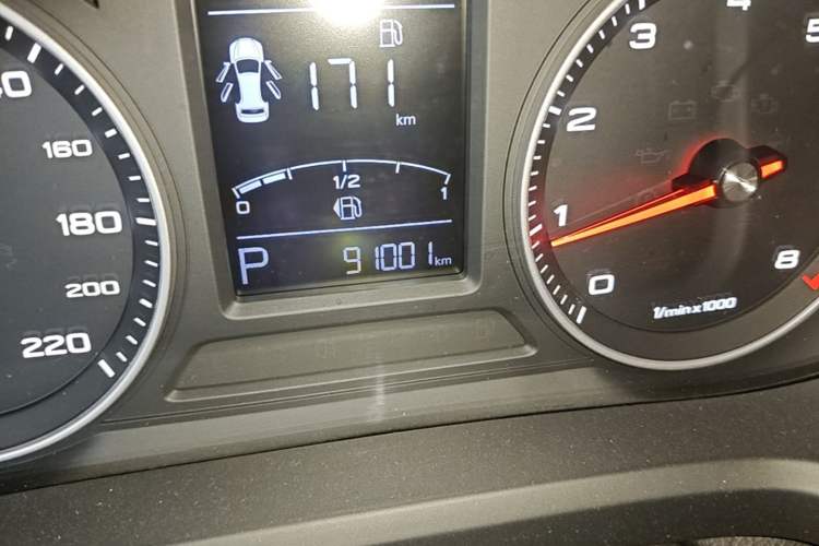 Used Roewe 360 2018 PLUS 1.5L Automatic Luxury Edition Odometer Close Up