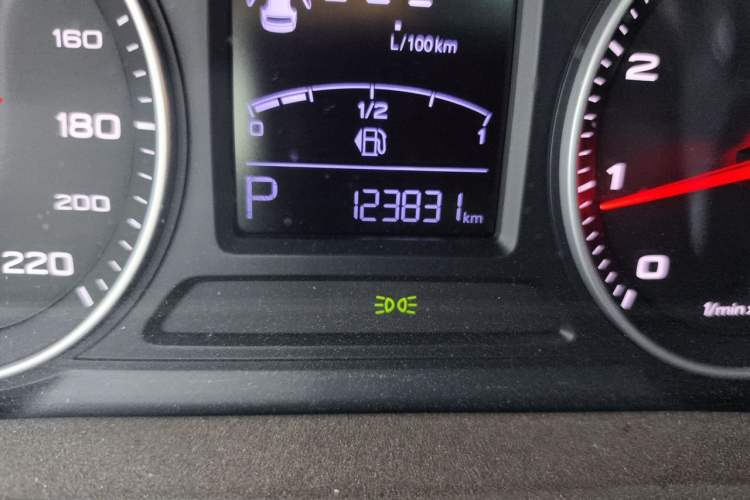 Used Roewe 360 2018 PLUS 1.5L Automatic Luxury Edition Odometer Close Up