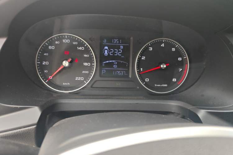 Used Roewe 360 2018 PLUS 1.5L Automatic Luxury Edition Odometer Close Up