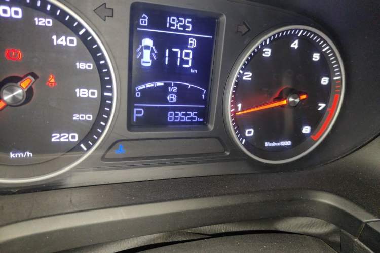 Used Roewe 360 2018 PLUS 1.5L Automatic Luxury Edition Odometer Close Up