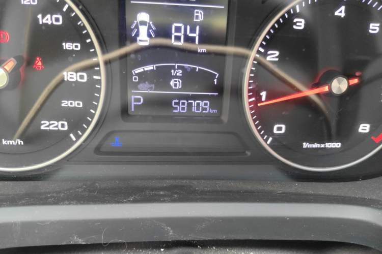 Used Roewe 360 2018 PLUS 1.5L Automatic Luxury Edition Odometer Close Up
