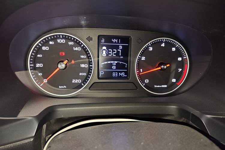 Used Roewe 360 2018 PLUS 1.5L Automatic Luxury Edition Odometer Close Up