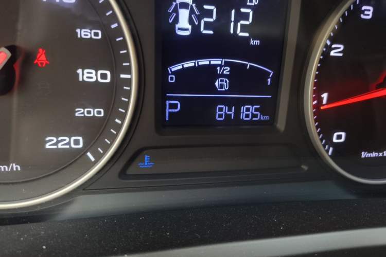 Used Roewe 360 2018 PLUS 1.5L Automatic Luxury Edition Odometer Close Up
