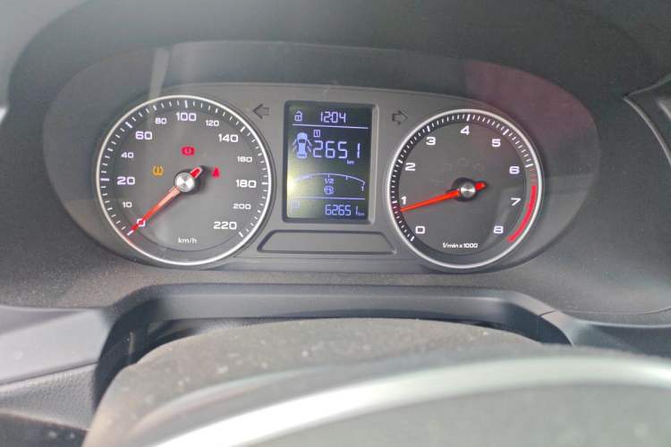 Used Roewe 360 2018 PLUS 1.5L Automatic Luxury Edition Odometer Close Up