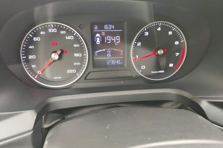 Used Roewe 360 2018 PLUS 1.5L Manual Luxury Edition Odometer Close Up
