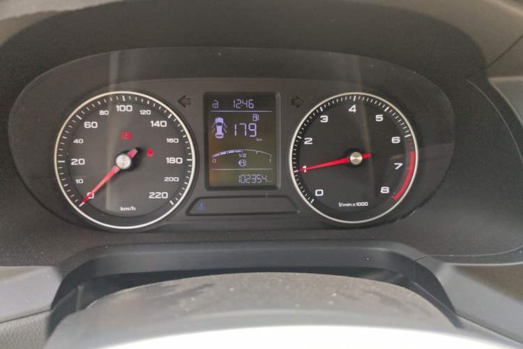 Used Roewe 360 2018 PLUS 1.5L Manual Luxury Edition Odometer Close Up