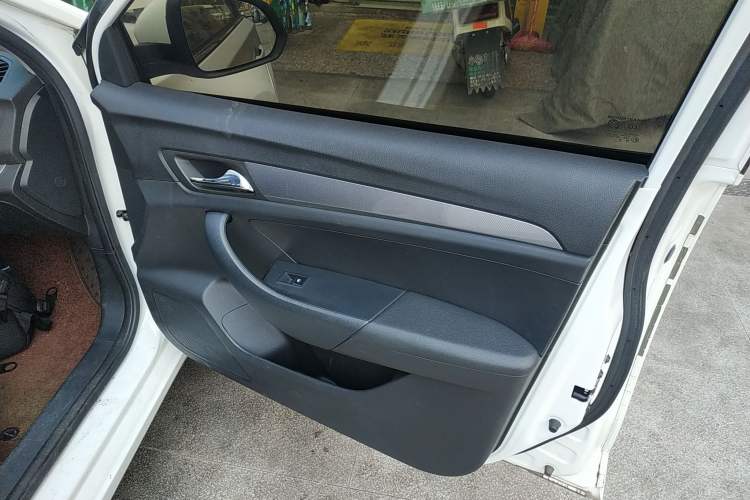 Used Roewe 360 2018 PLUS 1.5L Automatic Luxury Edition Right Front Door Interior