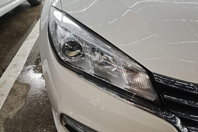 Used Roewe 360 2018 PLUS 1.5L Automatic Luxury Edition Right Front Headlight