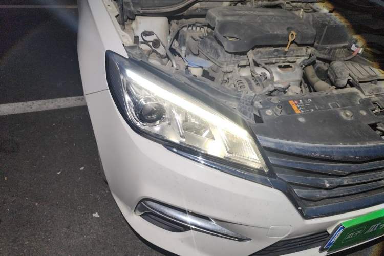 Used Roewe 360 2018 PLUS 1.5L Automatic Luxury Edition Right Front Headlight