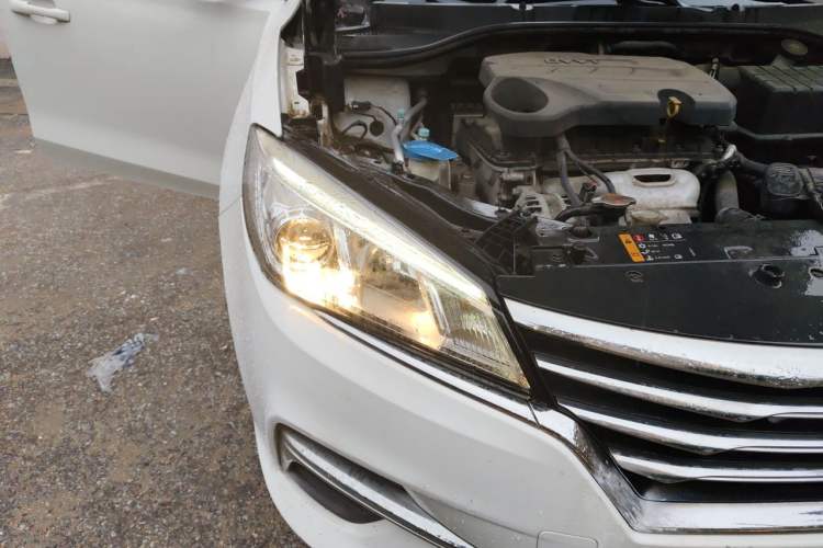 Used Roewe 360 2018 PLUS 1.5L Automatic Luxury Edition Right Front Headlight