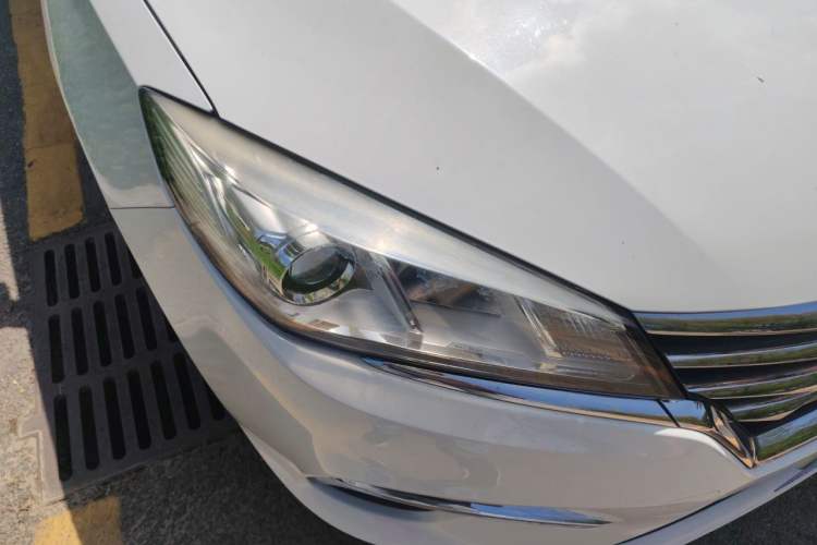 Used Roewe 360 2018 PLUS 1.5L Automatic Luxury Edition Right Front Headlight