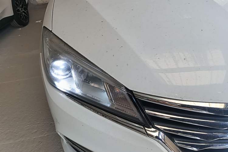 Used Roewe 360 2018 PLUS 1.5L Automatic Luxury Edition Right Front Headlight