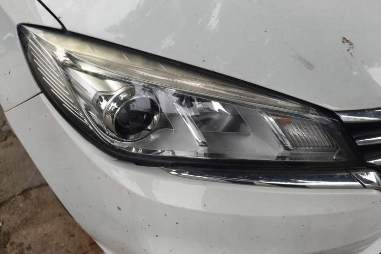 Used Roewe 360 2018 PLUS 1.5L Automatic Luxury Edition Right Front Headlight