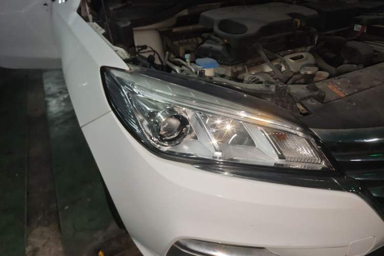 Used Roewe 360 2018 PLUS 1.5L Automatic Luxury Edition Right Front Headlight