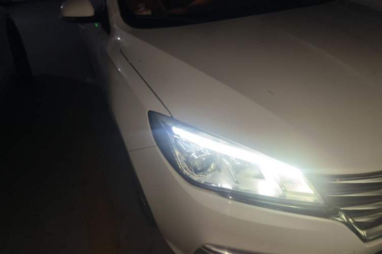 Used Roewe 360 2018 PLUS 1.5L Automatic Luxury Edition Right Front Headlight