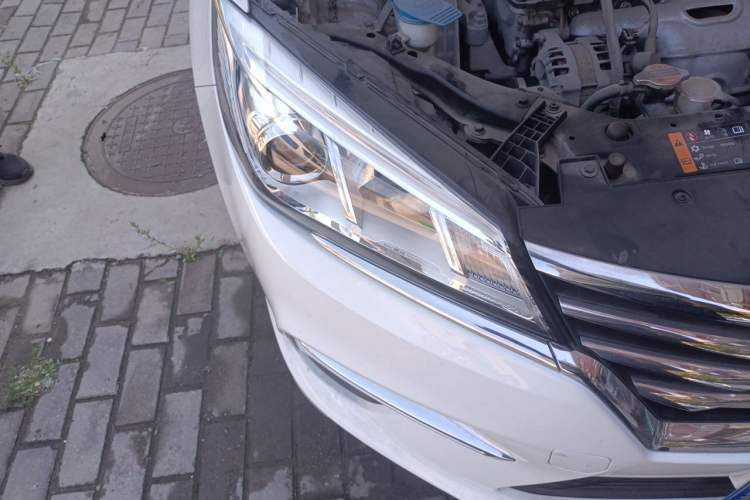 Used Roewe 360 2018 PLUS 1.5L Automatic Luxury Edition Right Front Headlight