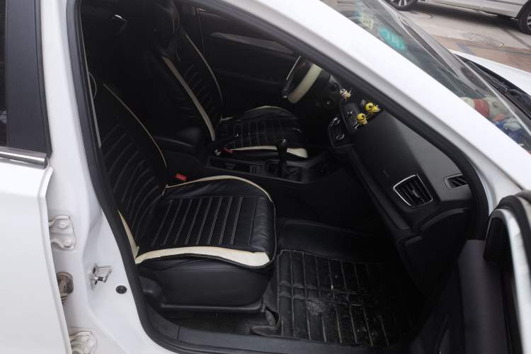 Used Roewe 360 2018 PLUS 1.5L Manual Luxury Edition Right Front Seat