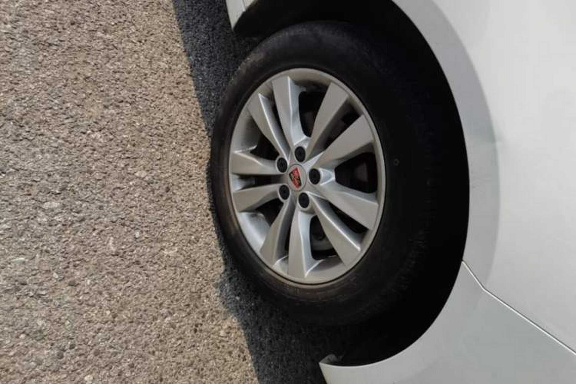 Used Roewe 360 2018 PLUS 1.5L Automatic Luxury Edition Right Front Wheel Hub