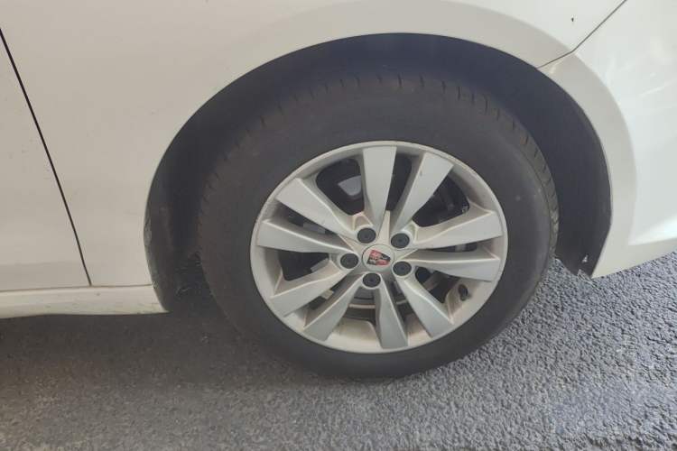 Used Roewe 360 2018 PLUS 1.5L Automatic Luxury Edition Right Front Wheel Hub