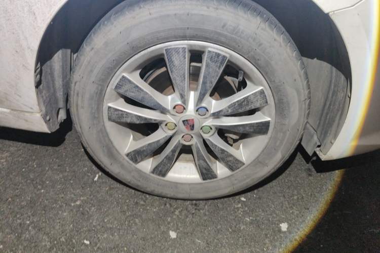 Used Roewe 360 2018 PLUS 1.5L Automatic Luxury Edition Right Front Wheel Hub