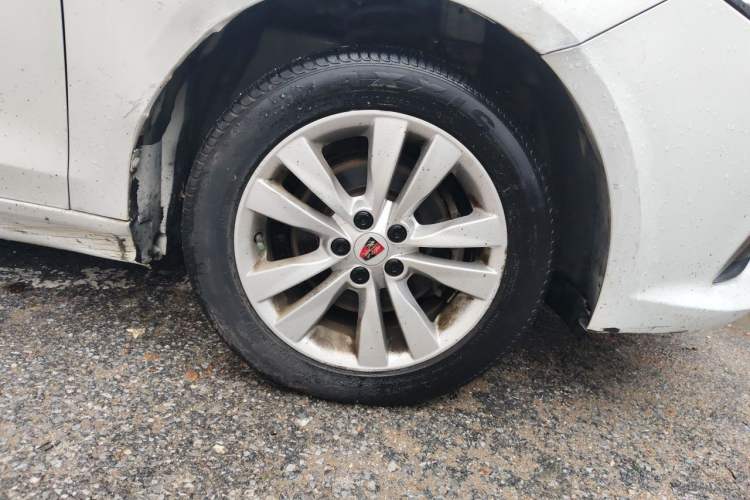 Used Roewe 360 2018 PLUS 1.5L Automatic Luxury Edition Right Front Wheel Hub