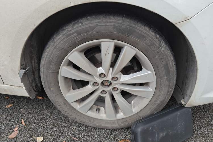 Used Roewe 360 2018 PLUS 1.5L Automatic Luxury Edition Right Front Wheel Hub