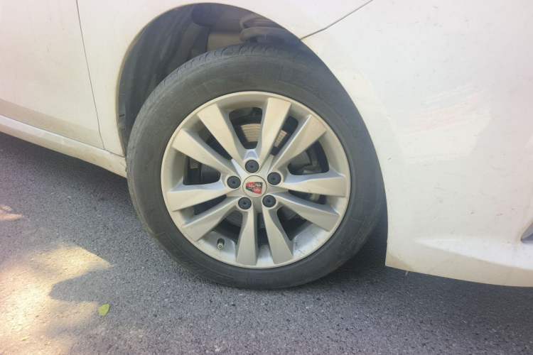 Used Roewe 360 2018 PLUS 1.5L Automatic Luxury Edition Right Front Wheel Hub
