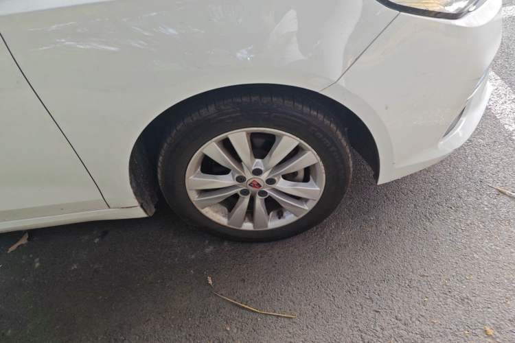 Used Roewe 360 2018 PLUS 1.5L Automatic Luxury Edition Right Front Wheel Hub