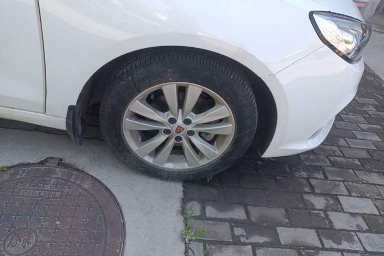 Used Roewe 360 2018 PLUS 1.5L Automatic Luxury Edition Right Front Wheel Hub