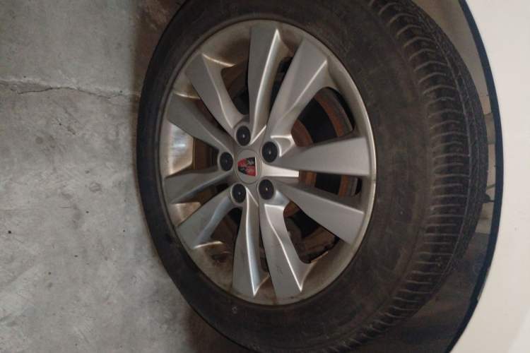 Used Roewe 360 2018 PLUS 1.5L Automatic Luxury Edition Right Front Wheel Hub