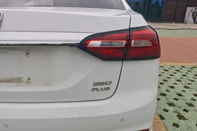 Used Roewe 360 2018 PLUS 1.5L Automatic Luxury Edition Right Rear Taillight