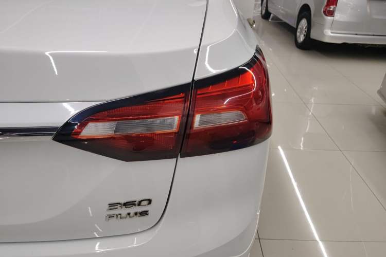 Used Roewe 360 2018 PLUS 1.5L Manual Luxury Edition Right Rear Taillight