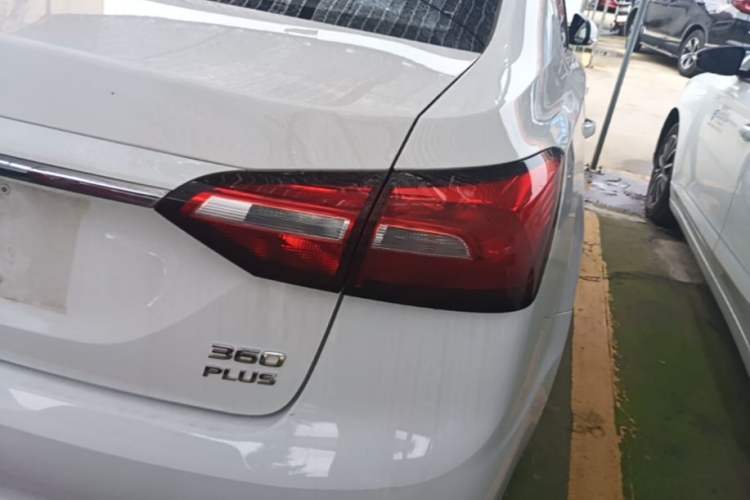 Used Roewe 360 2018 PLUS 1.5L Automatic Luxury Edition Right Rear Taillight