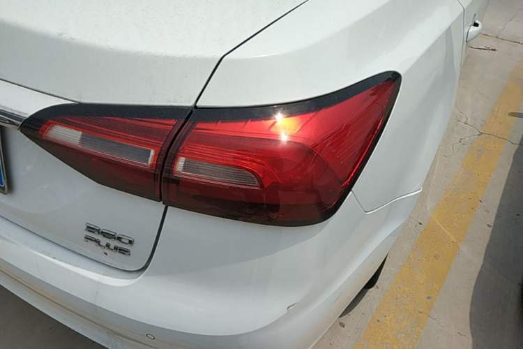 Used Roewe 360 2018 PLUS 1.5L Manual Luxury Edition Right Rear Taillight