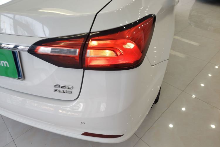 Used Roewe 360 2018 PLUS 1.5L Manual Luxury Edition Right Rear Taillight