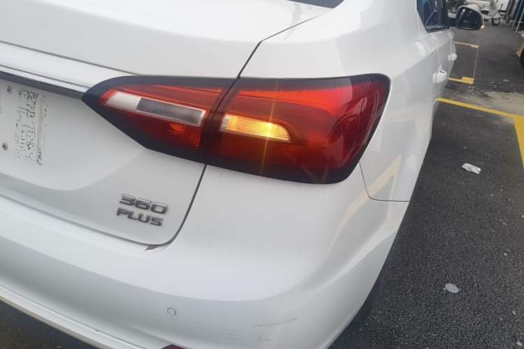 Used Roewe 360 2018 PLUS 1.5L Automatic Luxury Edition Right Rear Taillight
