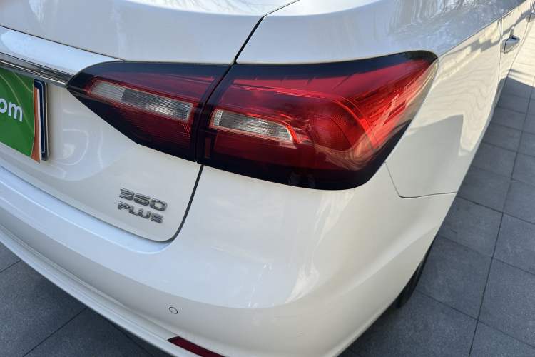 Used Roewe 360 2018 PLUS 1.5L Automatic Luxury Edition Right Rear Taillight